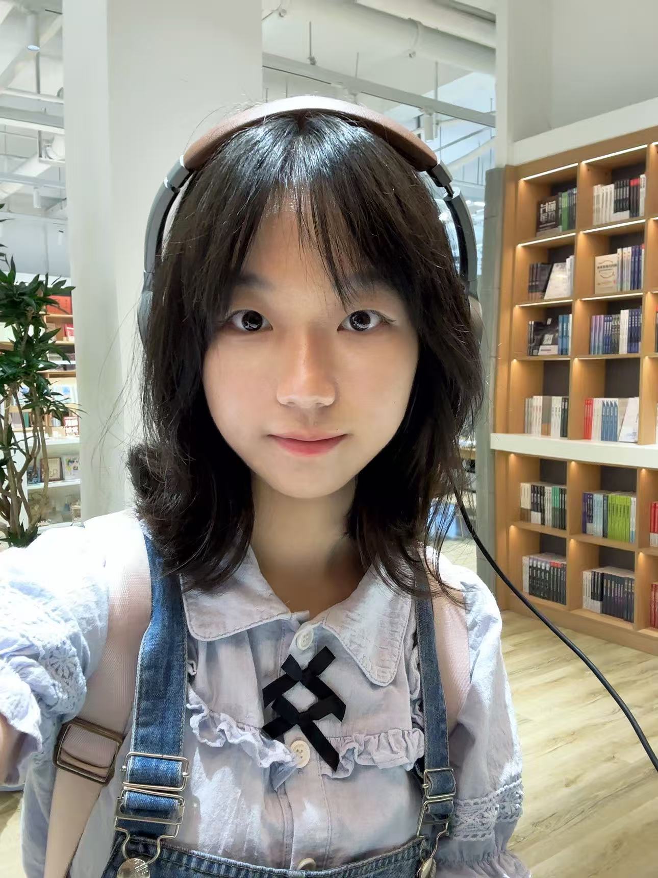 Portrait of Dewen Liu